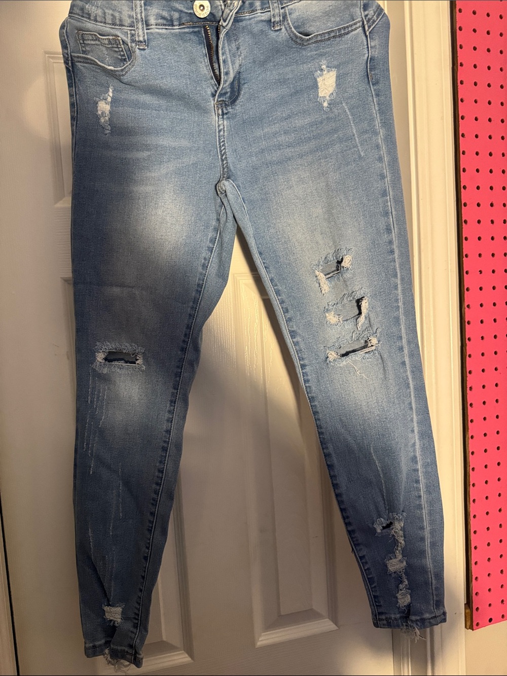 GOGO Light Blue Distressed Ankle Jeans